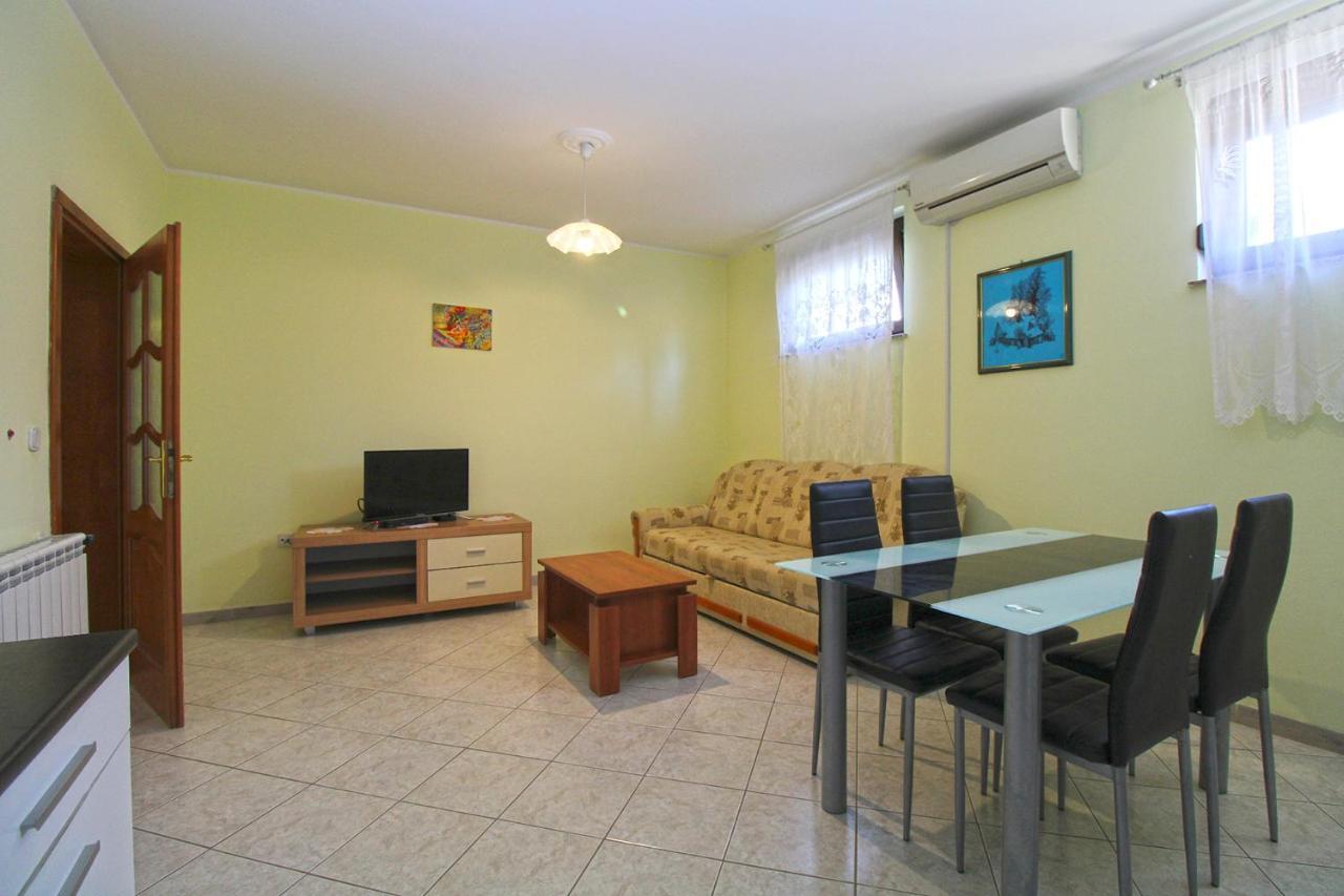 Apartments Veroslava 2159 Pola Esterno foto